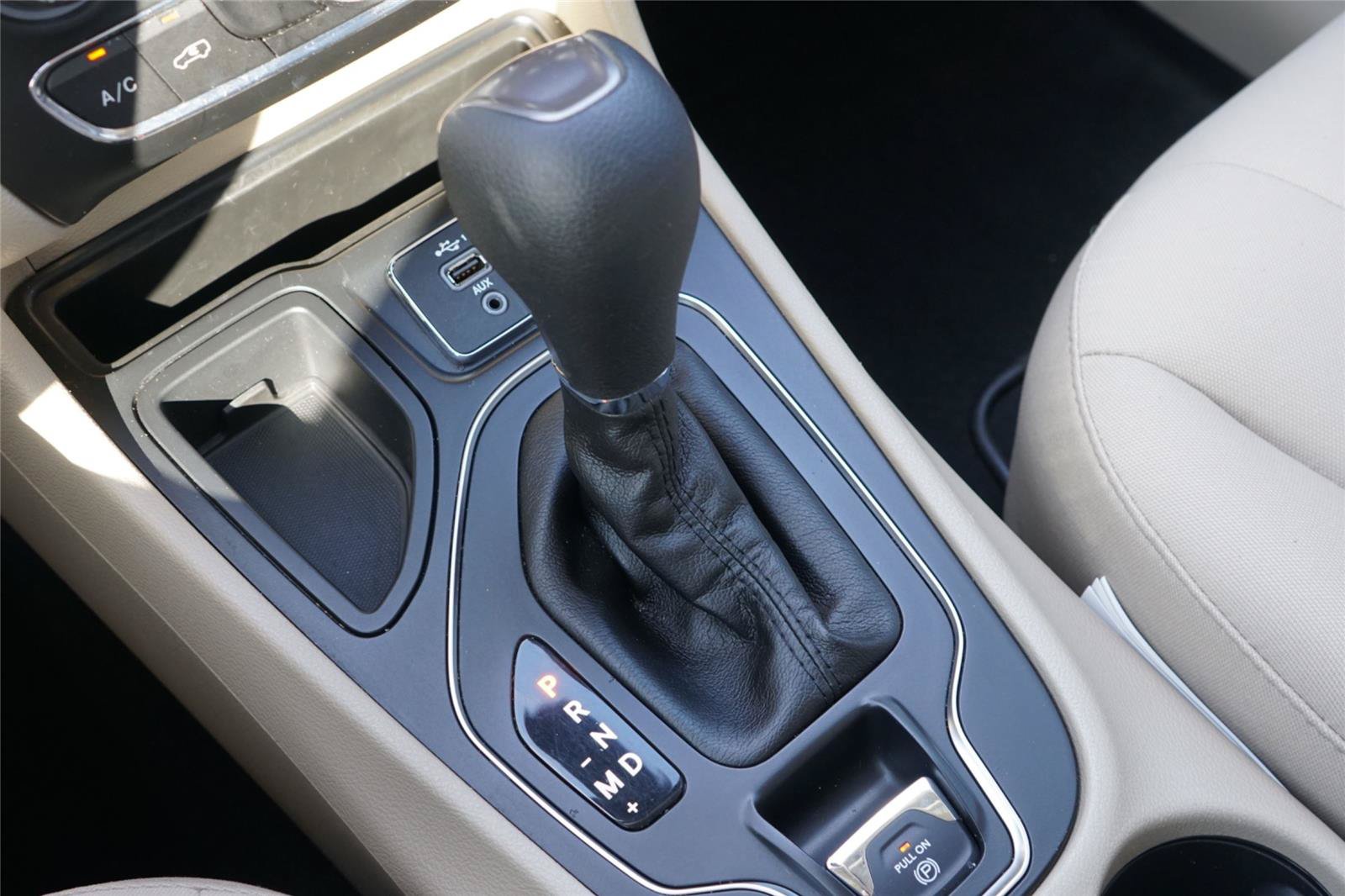Used 2019 Jeep Cherokee Latitude w/ Popular Appearance Group FWD image 14