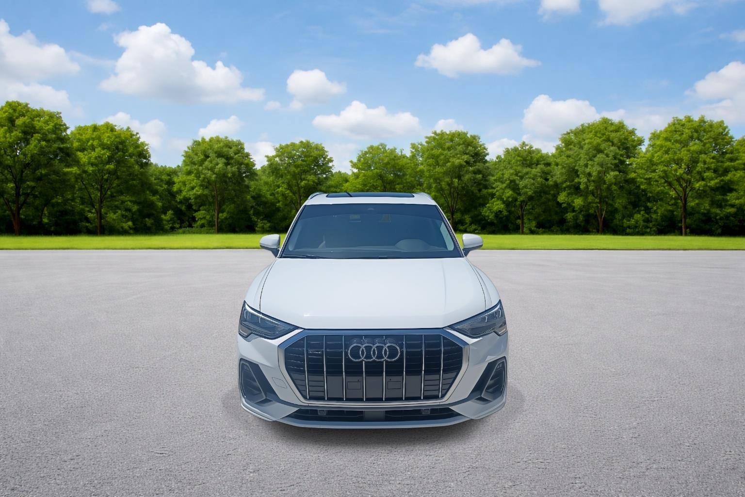 Used 2021 Audi Q3 2.0T Premium w/ Convenience Package AWD/4WD image 2