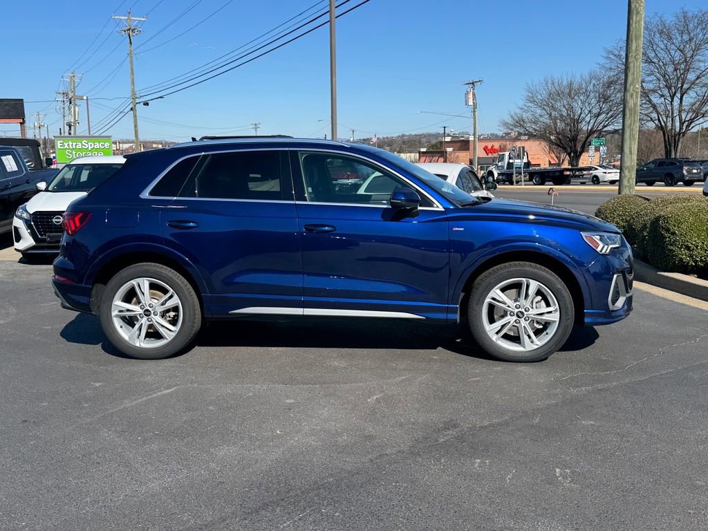 Used 2023 Audi Q3 2.0T Premium Plus image 2
