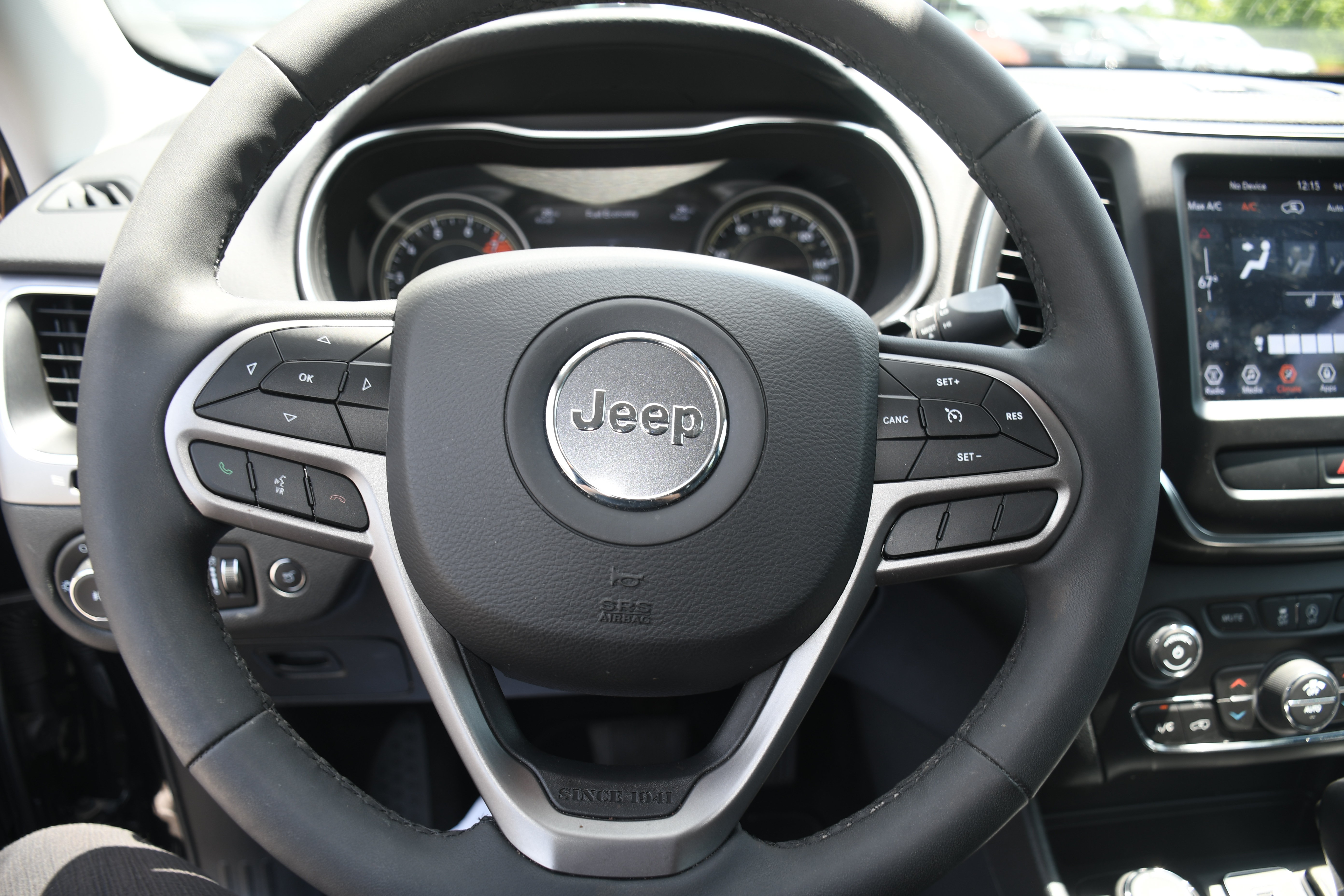 Used 2022 Jeep Cherokee Latitude Lux AWD/4WD image 12