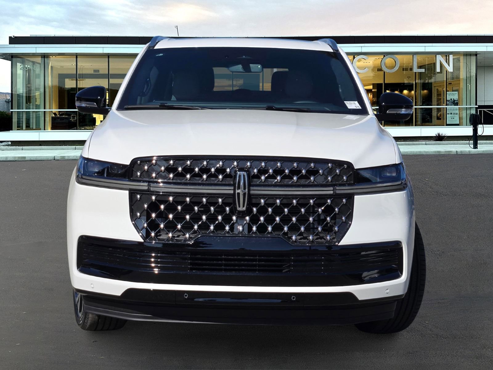 New 2026 Lincoln Navigator L Black Label AWD/4WD image 2