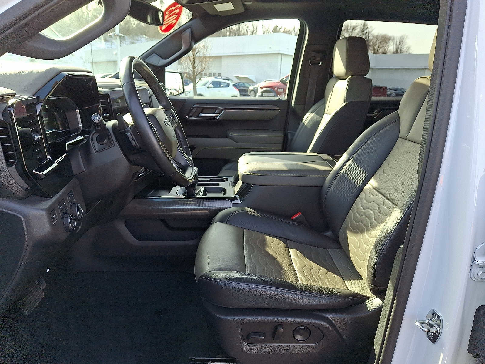 Used 2023 Chevrolet Silverado 1500 ZR2 image 13