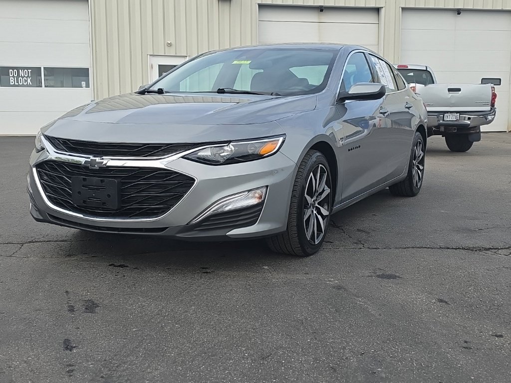 Used 2024 Chevrolet Malibu RS FWD image 3