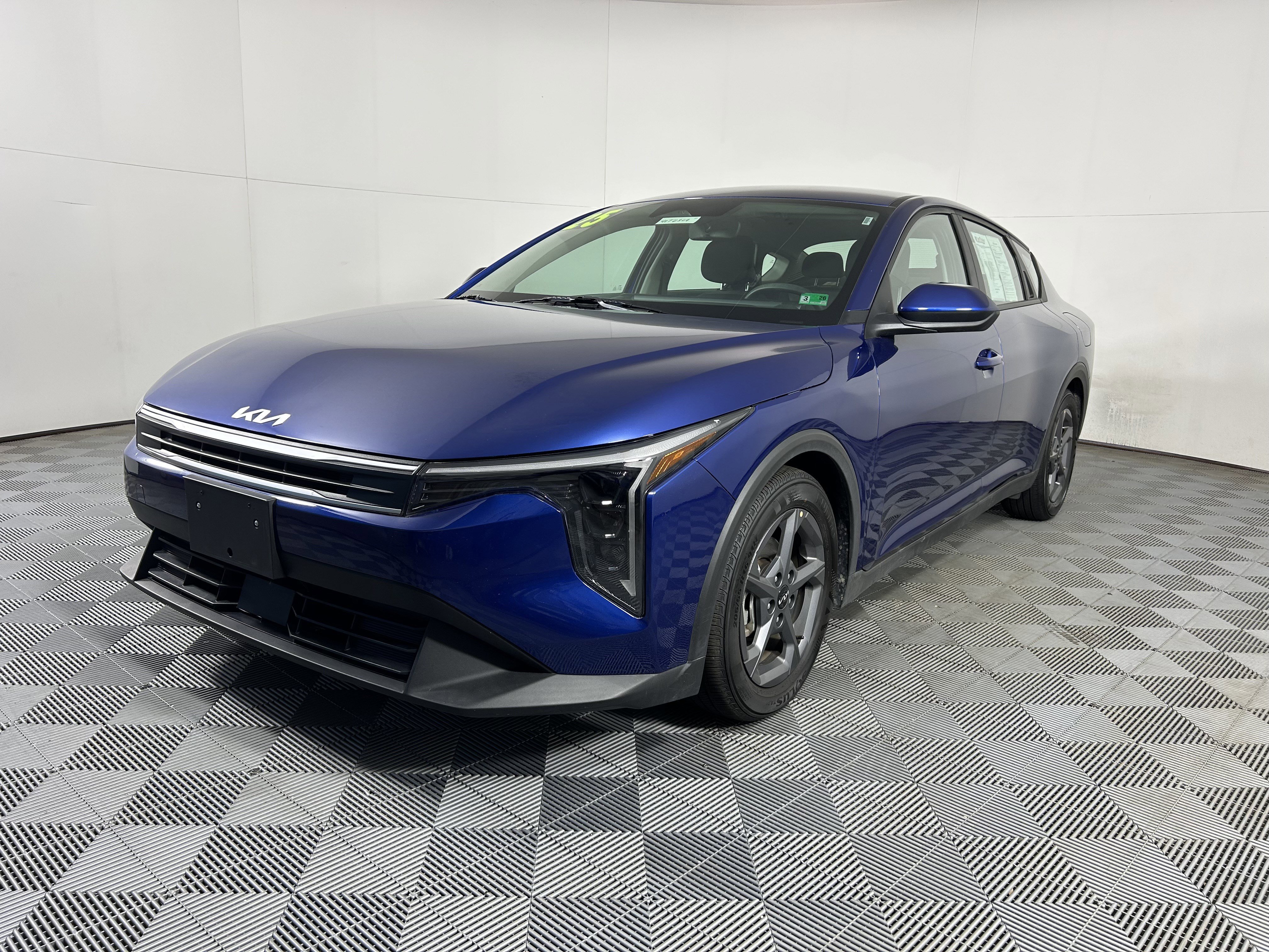 Certified 2025 Kia K4 LXS image 3