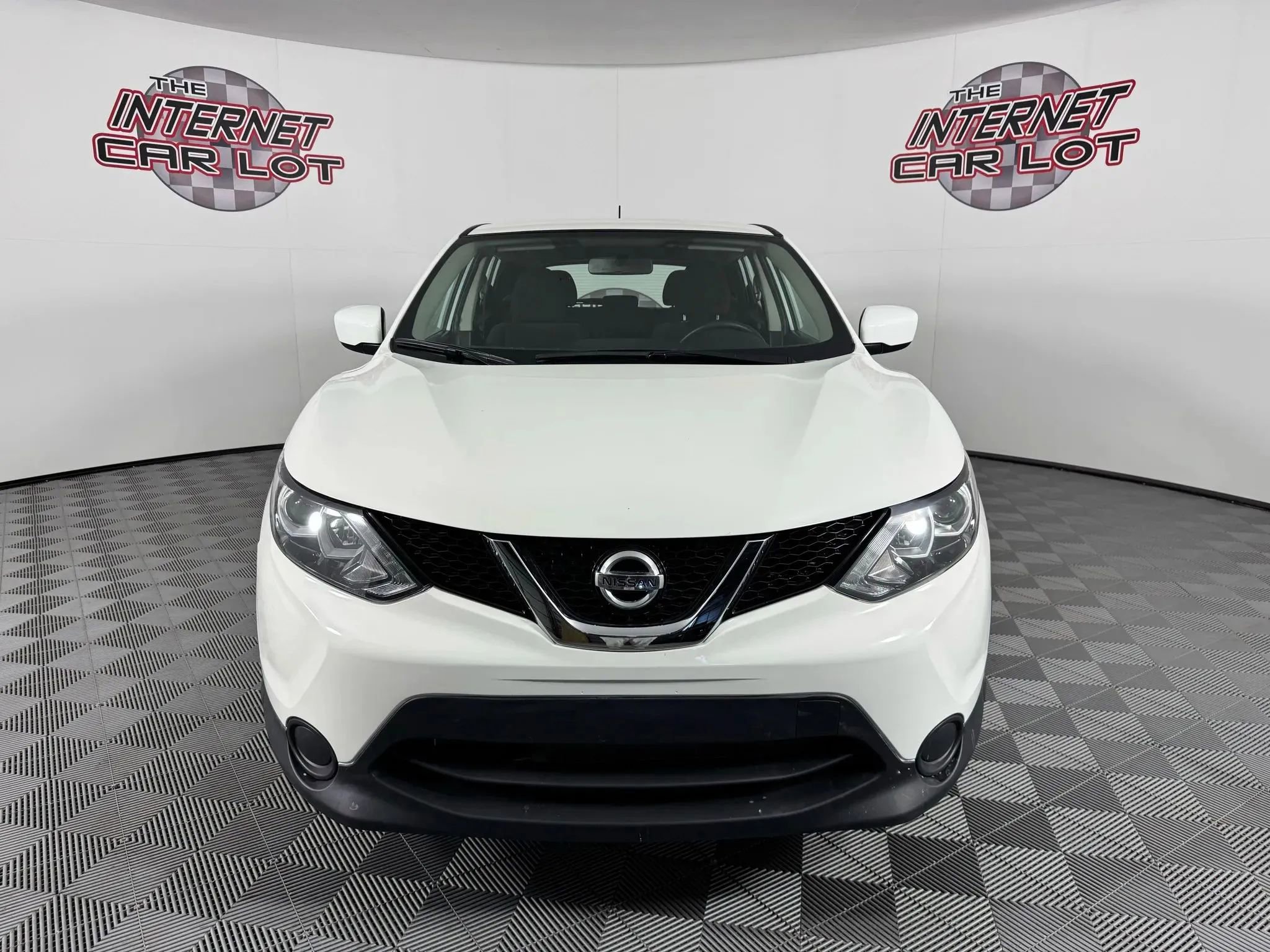 Used 2018 Nissan Rogue Sport S w/ S Appearance Package image 2