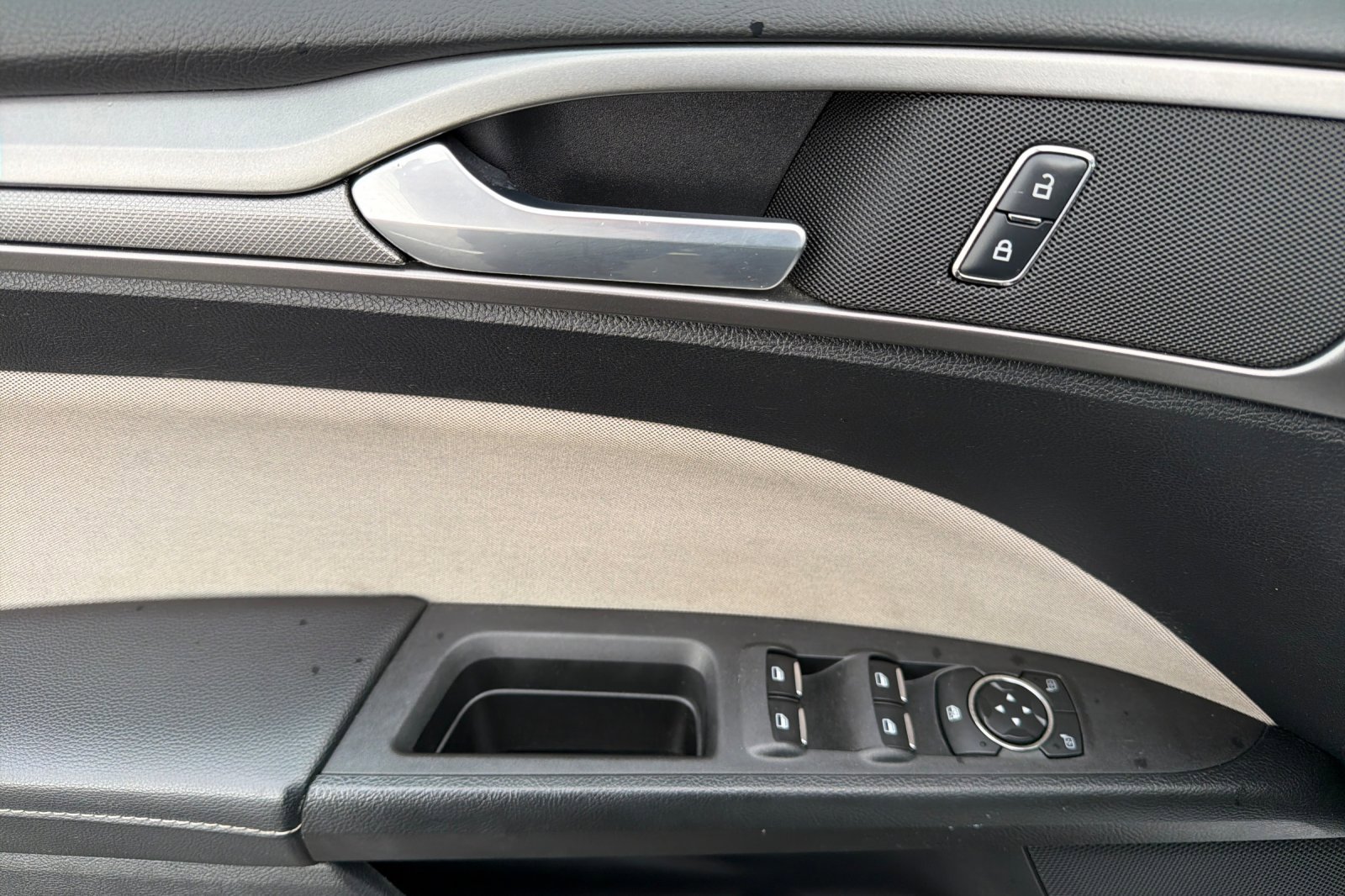 Used 2018 Ford Fusion S image 11