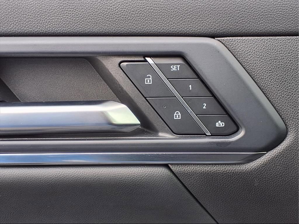 Used 2025 GMC Terrain Elevation w/ Elevation Premium Package image 21