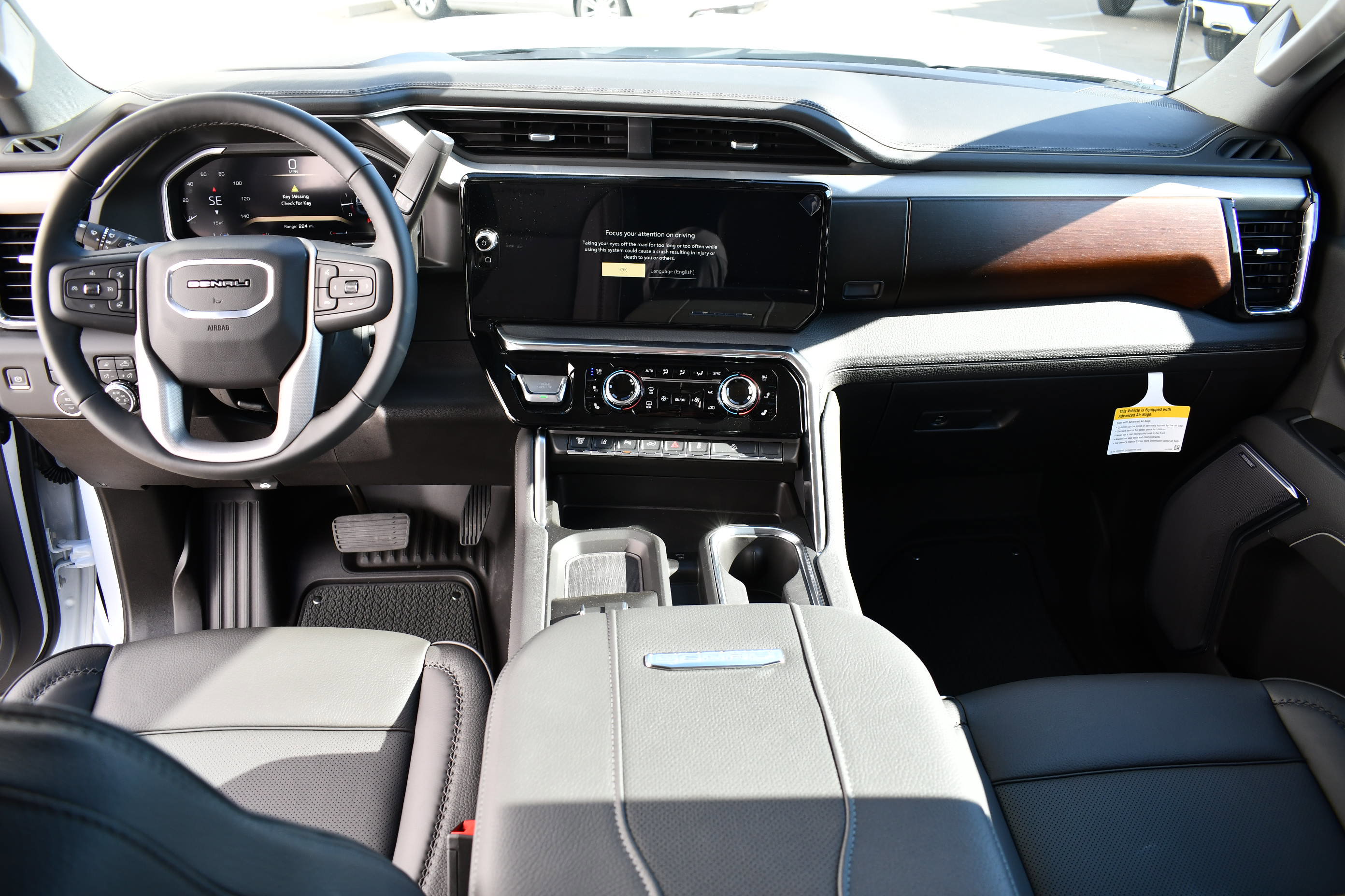 New 2026 GMC Sierra 2500 Denali w/ Denali Reserve Package image 18