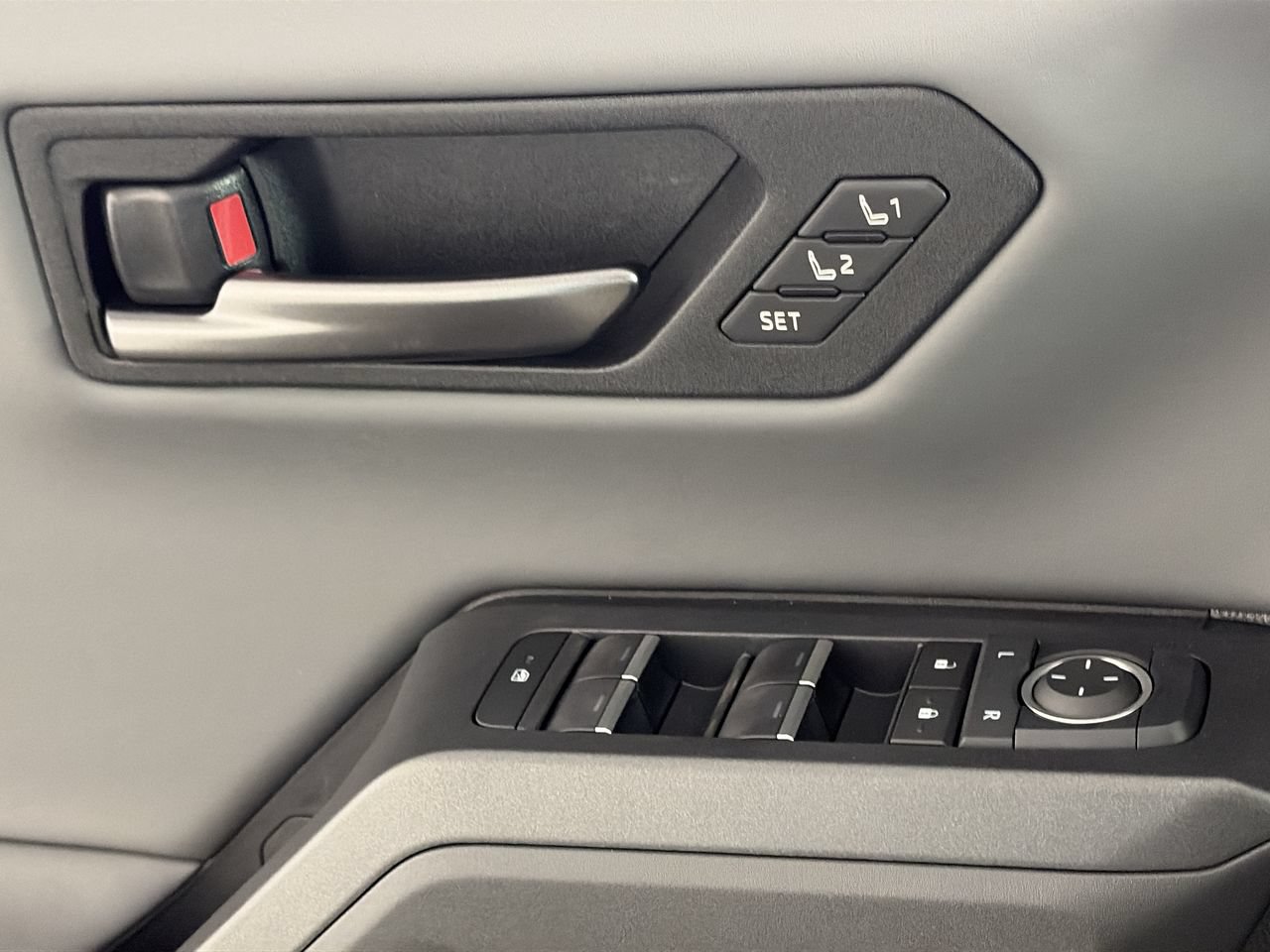 New 2026 Toyota RAV4 XSE AWD/4WD image 18