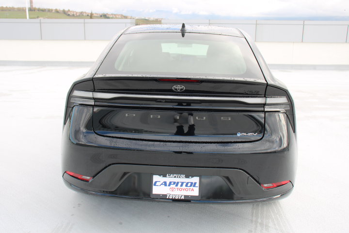 New 2026 Toyota Prius Plug-In Hybrid FWD image 4
