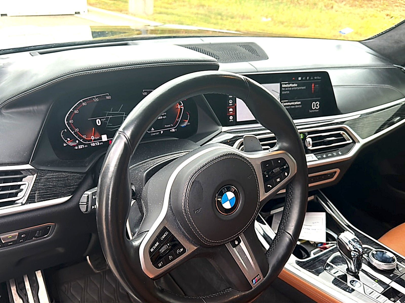 Used 2022 BMW X7 xDrive40i w/ M Sport Package AWD/4WD image 7