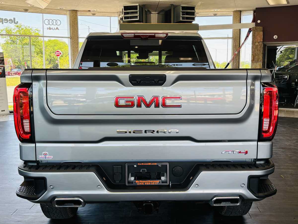 Used 2026 GMC Sierra 1500 AT4 w/ Technology Package AWD/4WD image 12