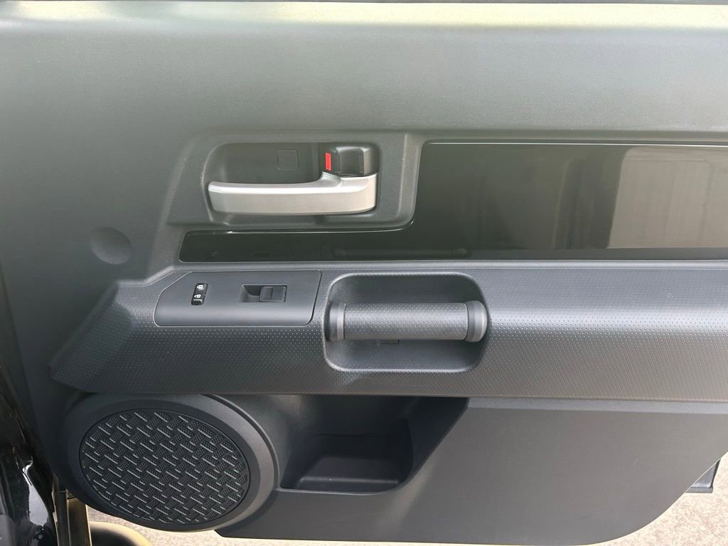 Used 2014 Toyota FJ Cruiser 4WD w/ Upgrade Package image 32