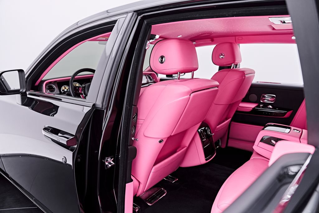Used 2024 Rolls-Royce Phantom Sedan w/ The Phantom Package RWD image 37