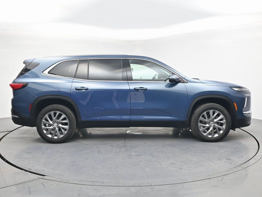 Used 2025 Buick Enclave Preferred AWD/4WD image 6