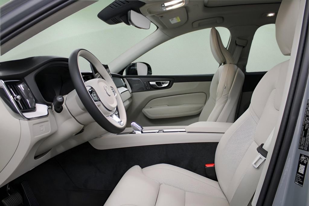 New 2026 Volvo XC60 B5 Ultra w/ Protection Package Premier AWD/4WD image 18