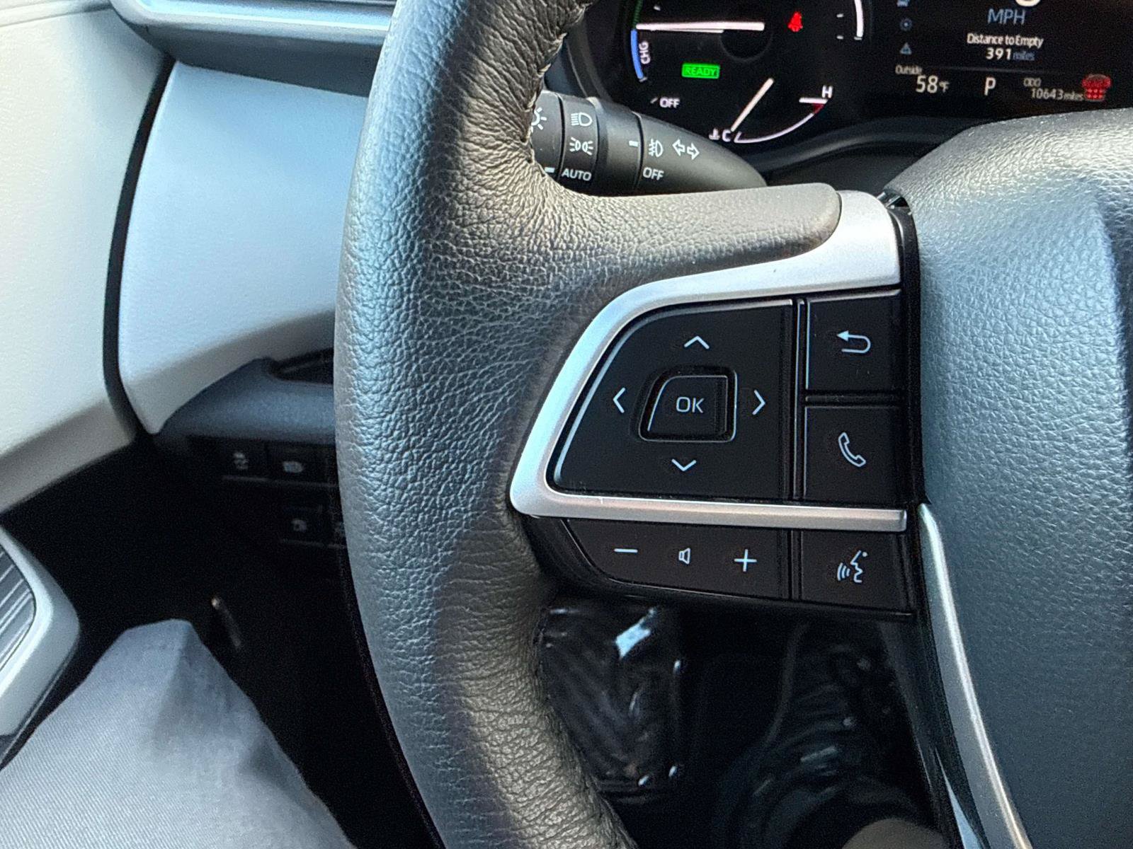 Used 2025 Toyota Sienna XLE FWD image 26