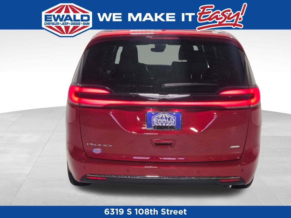 New 2026 Chrysler Pacifica Select AWD/4WD image 16