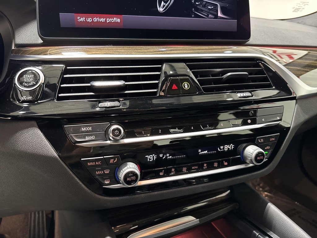 Used 2022 BMW 530i xDrive w/ Premium Package image 18