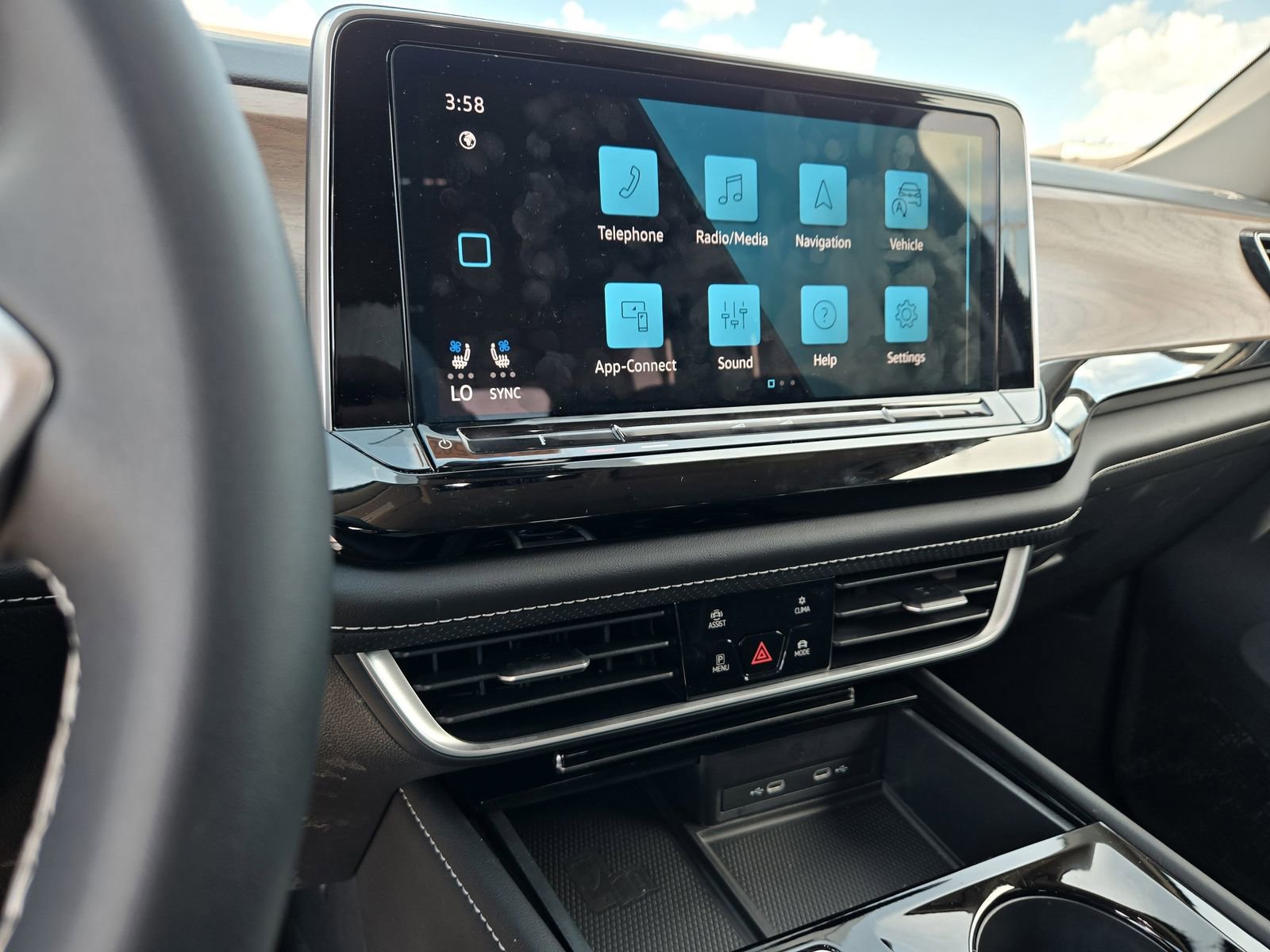Used 2024 Volkswagen Atlas SE FWD image 11