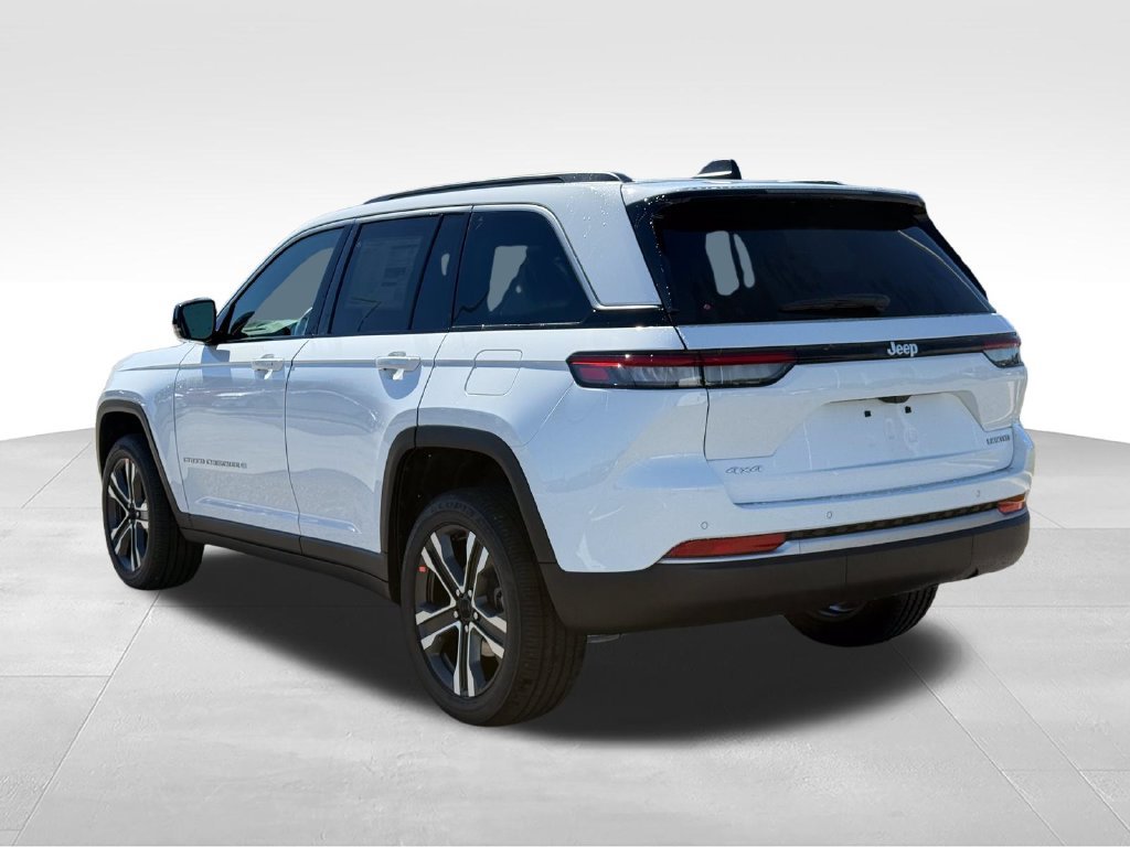 New 2027 Jeep Grand Cherokee Limited AWD/4WD image 3