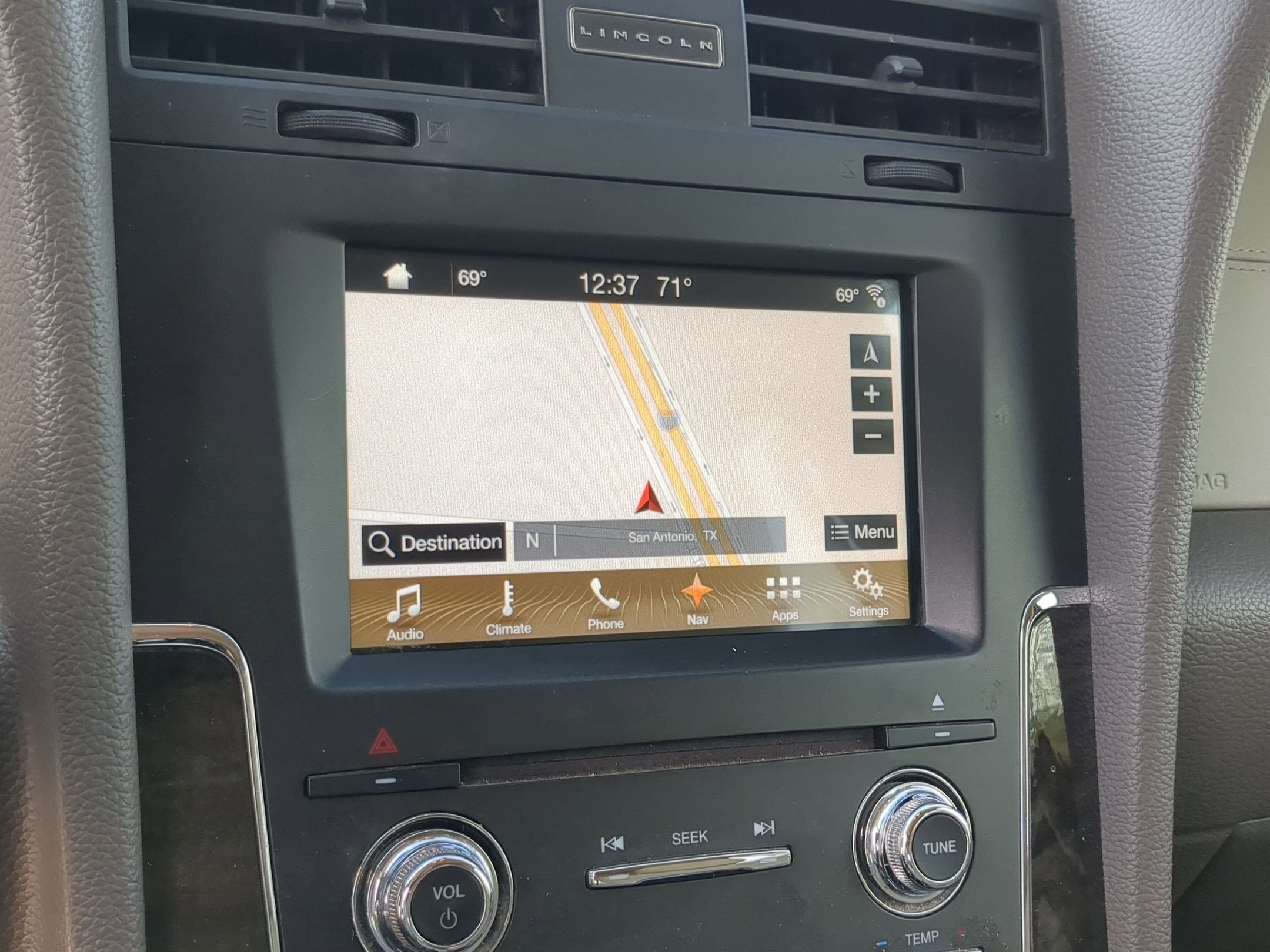 Used 2017 Lincoln Navigator Select image 17