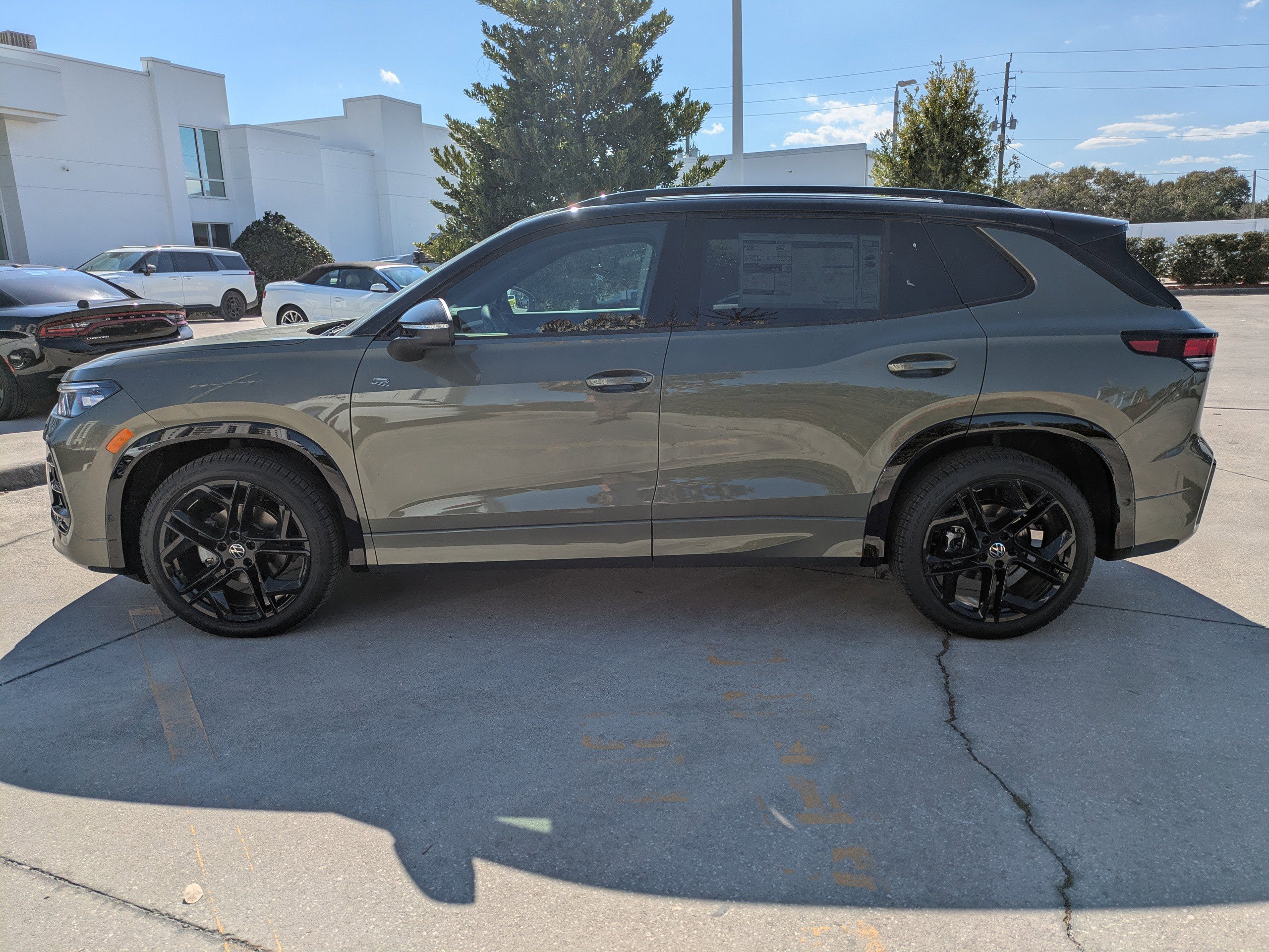 New 2026 Volkswagen Tiguan SE R-Line image 7