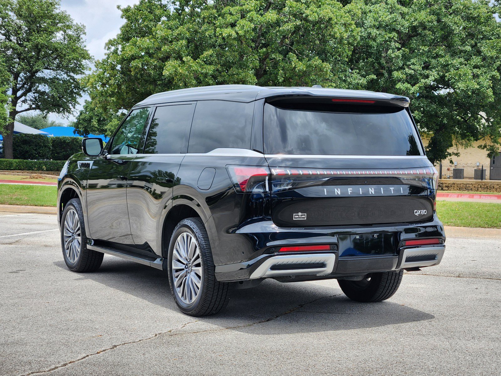 Used 2025 INFINITI QX80 Luxe RWD image 4
