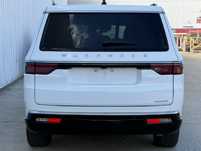 Used 2024 Jeep Wagoneer L Series II w/ Flexible Seating Group RWD image 5