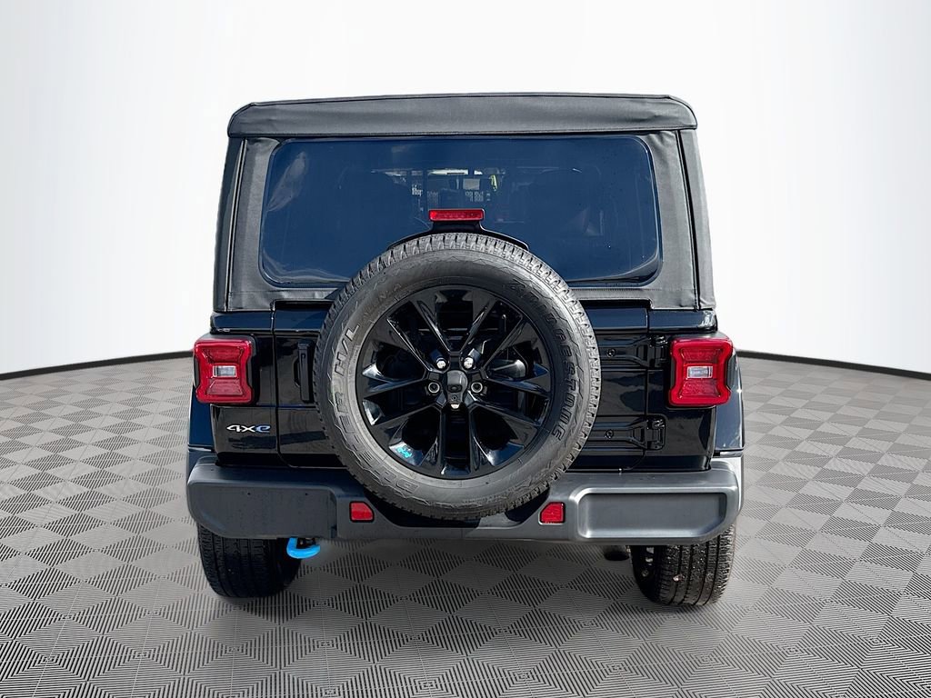 Used 2022 Jeep Wrangler Unlimited Sahara w/ Cold Weather Group image 7