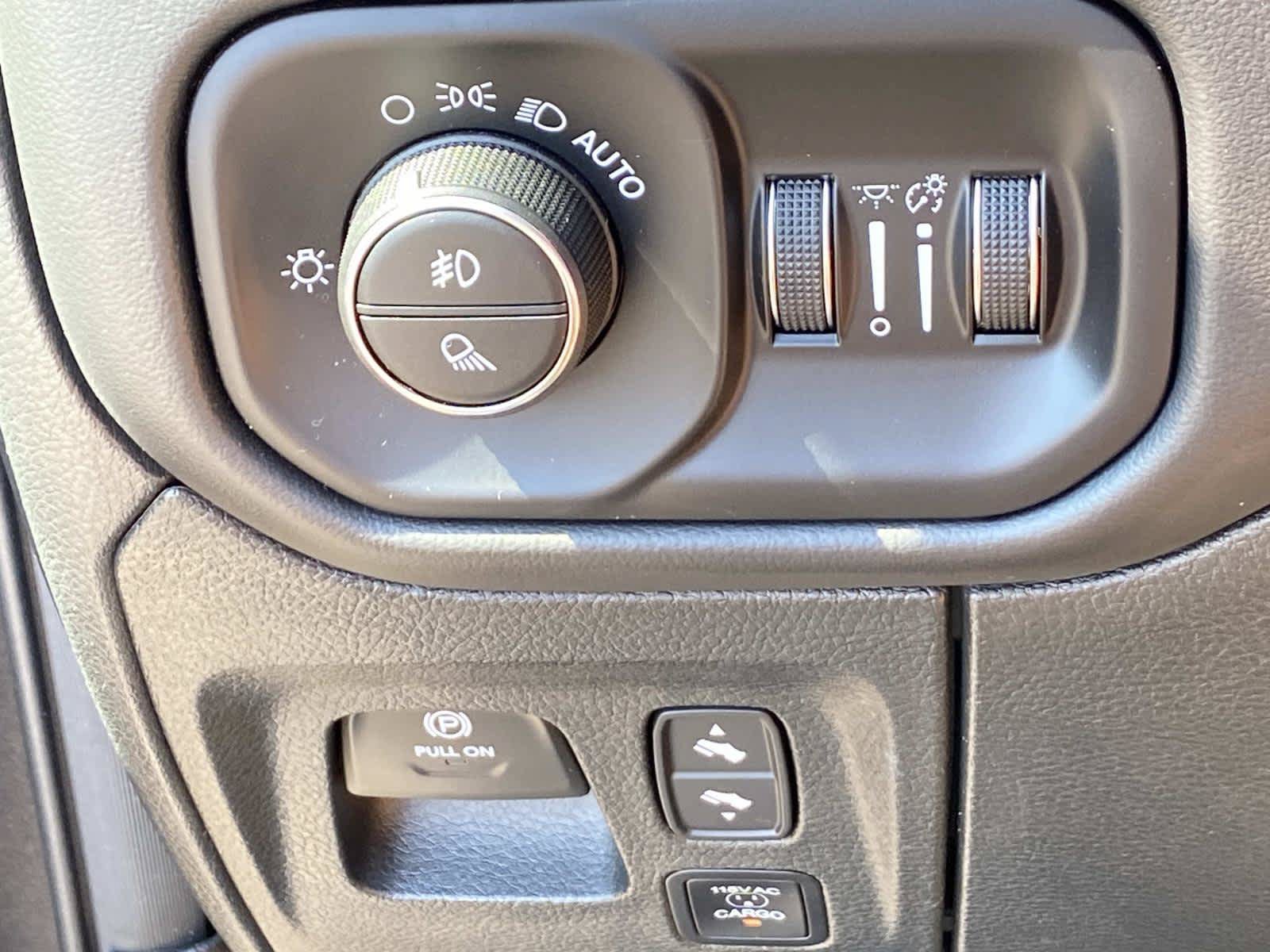 Certified 2024 RAM 1500 Limited w/ Night Edition AWD/4WD image 22