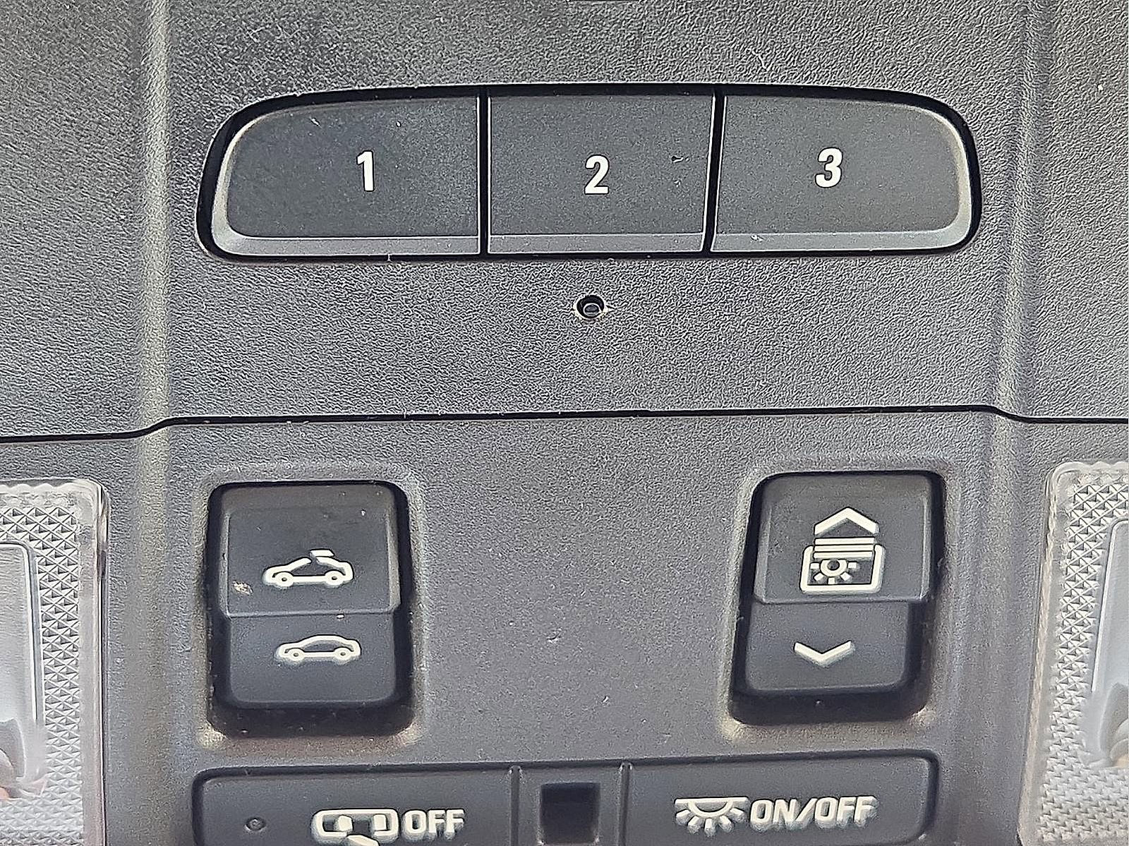 Used 2017 Cadillac XT5 Luxury w/ Driver Awareness Package image 22