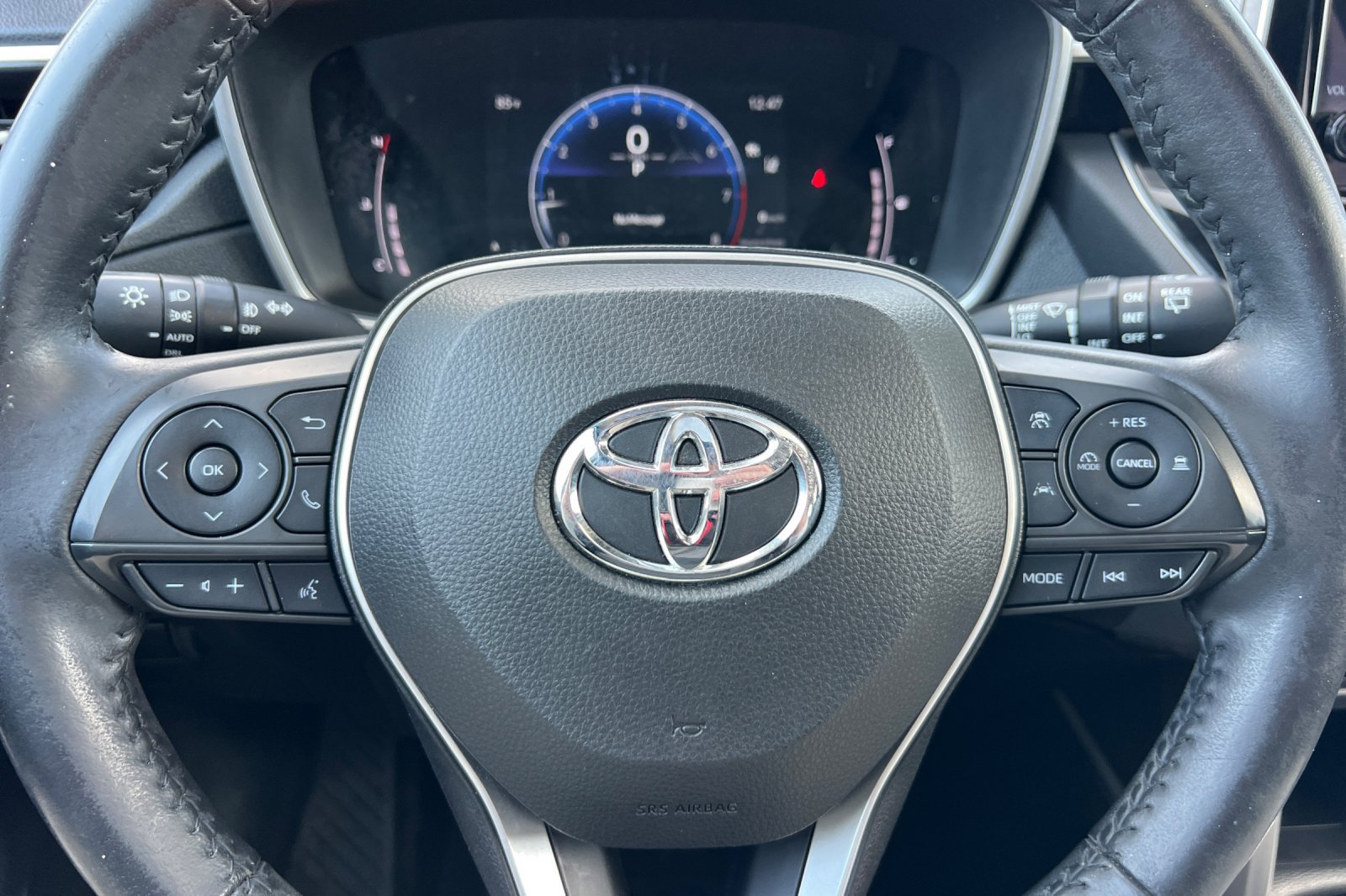 Used 2023 Toyota Corolla Cross XLE w/ Convenience Package AWD/4WD image 31