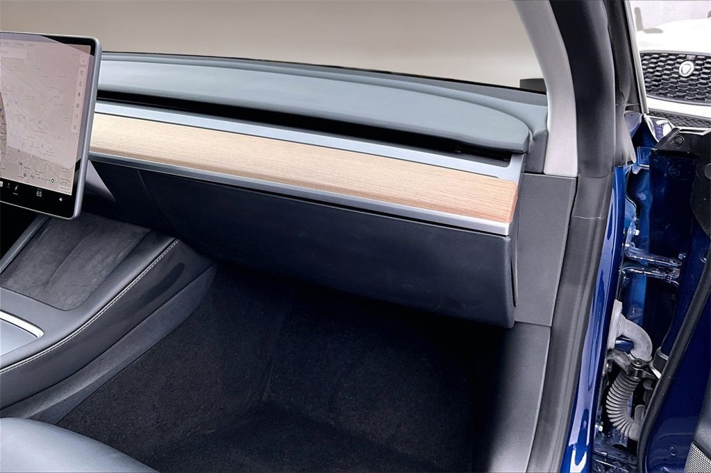 Used 2023 Tesla Model 3 Standard Range image 23