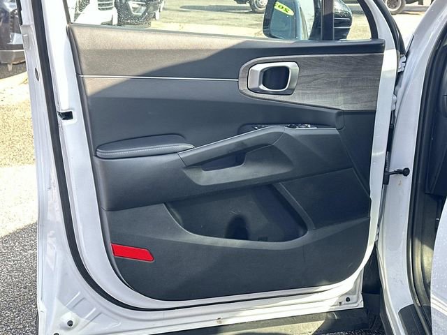 Used 2023 Kia Sorento S w/ Panoramic Sunroof Package image 16