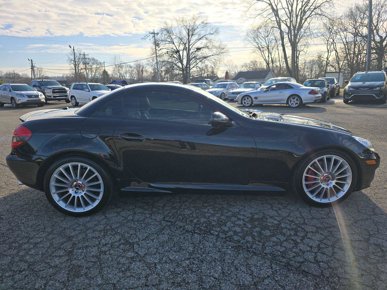 Used 2011 Mercedes-Benz SLK 300 image 28
