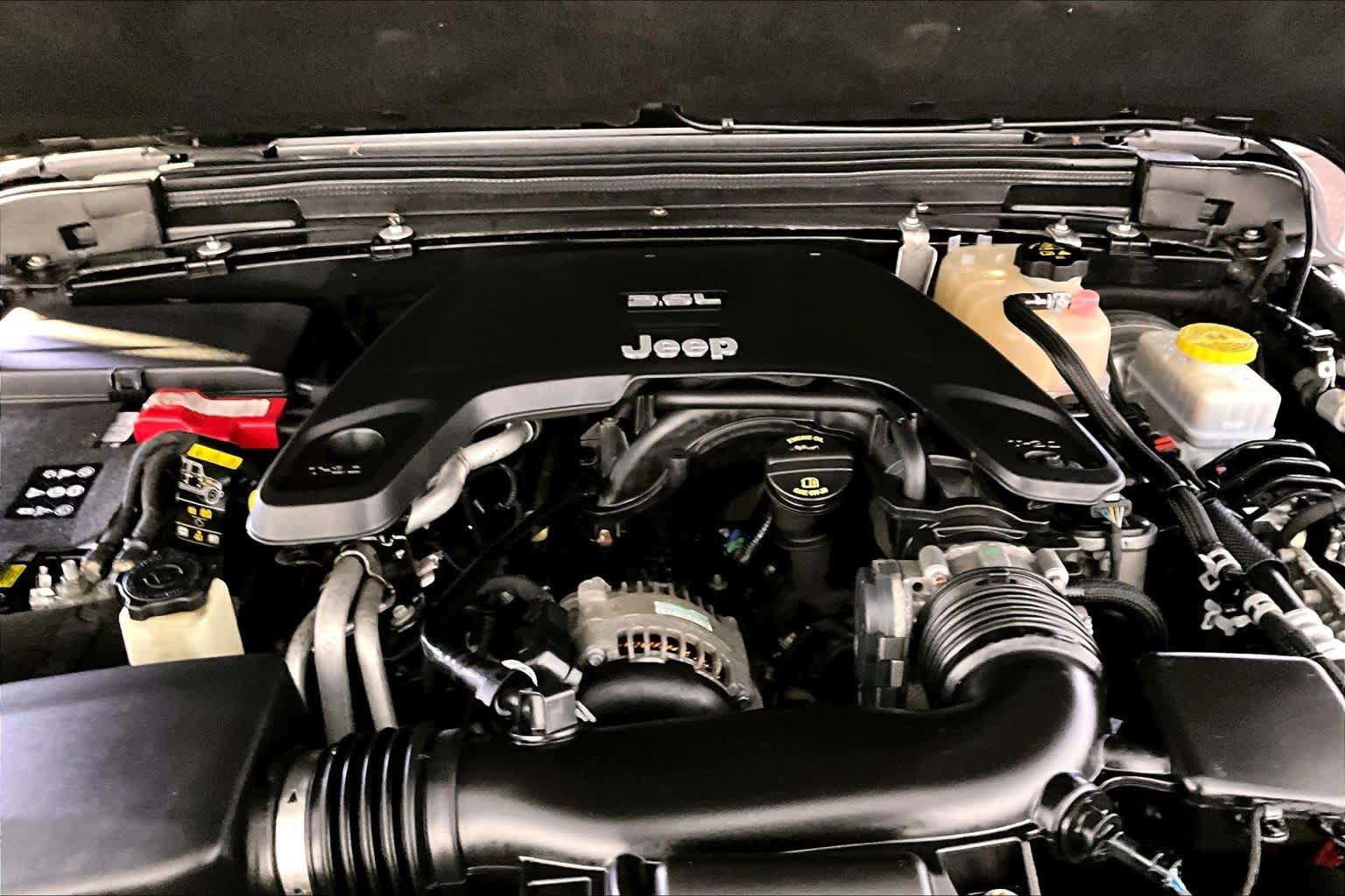 Used 2019 Jeep Wrangler Sport AWD/4WD image 30