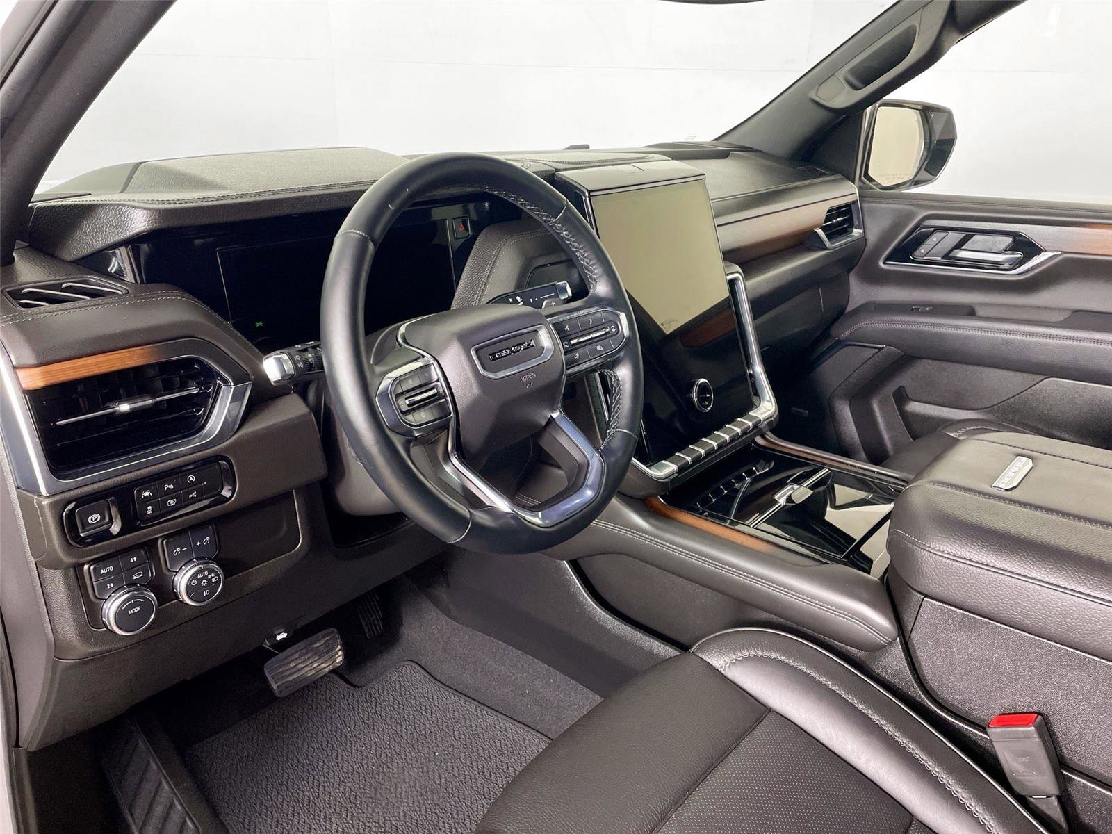 Used 2025 GMC Yukon Denali image 9