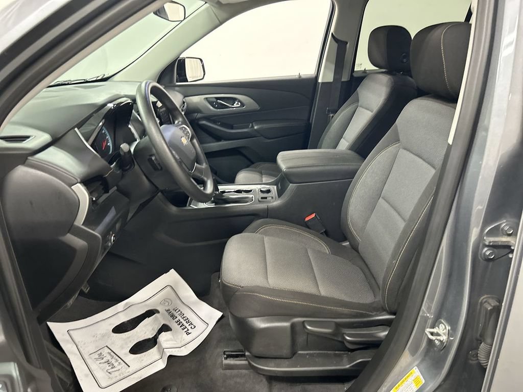 Used 2020 Chevrolet Traverse LS w/ LPO, Black Accent Package AWD/4WD image 9