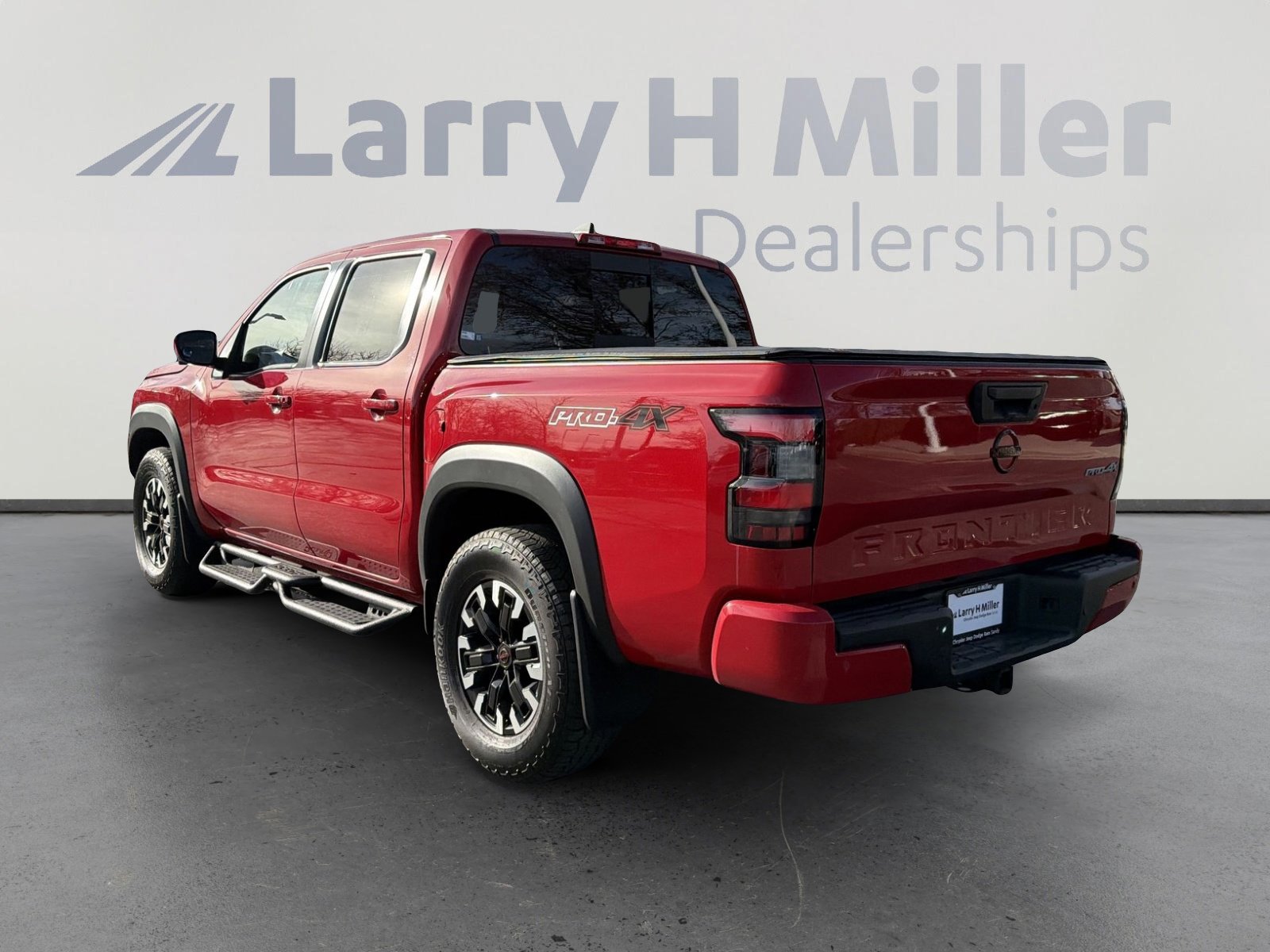 Used 2023 Nissan Frontier PRO-4X w/ Pro Convenience Package image 6