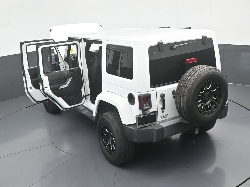 Used 2018 Jeep Wrangler Unlimited Sahara w/ Connectivity Group image 64