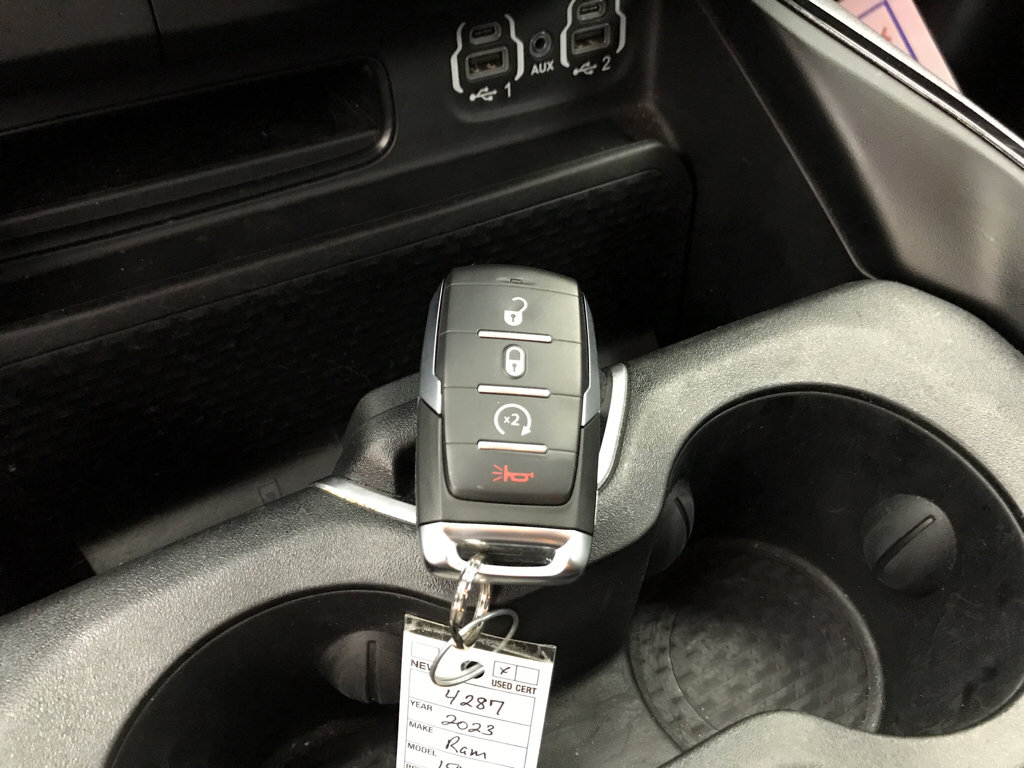 Used 2023 RAM 1500 Big Horn AWD/4WD image 16