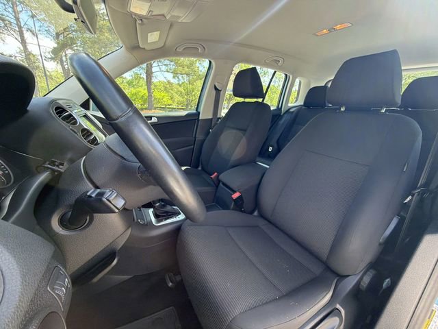 Used 2017 Volkswagen Tiguan Limited w/ Premium Package FWD image 11