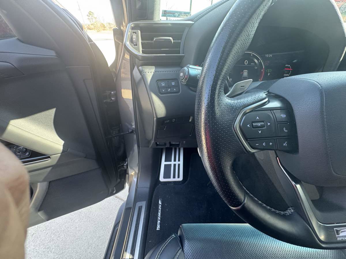 Used 2023 Lexus LX 600 F Sport image 15