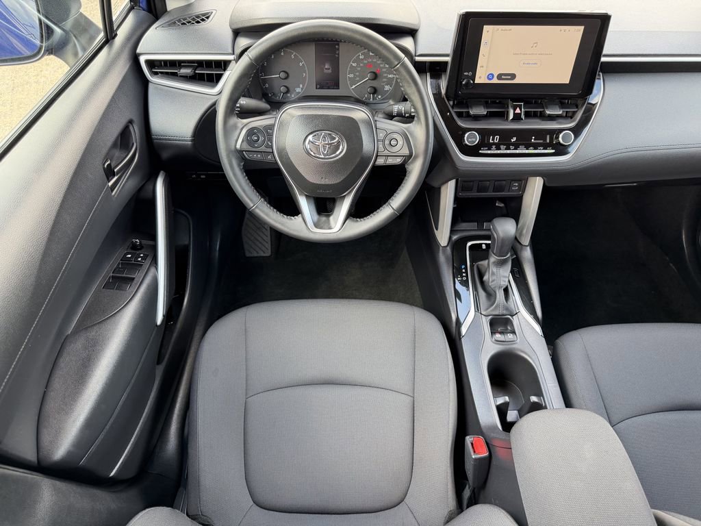 Used 2025 Toyota Corolla Cross LE FWD image 14