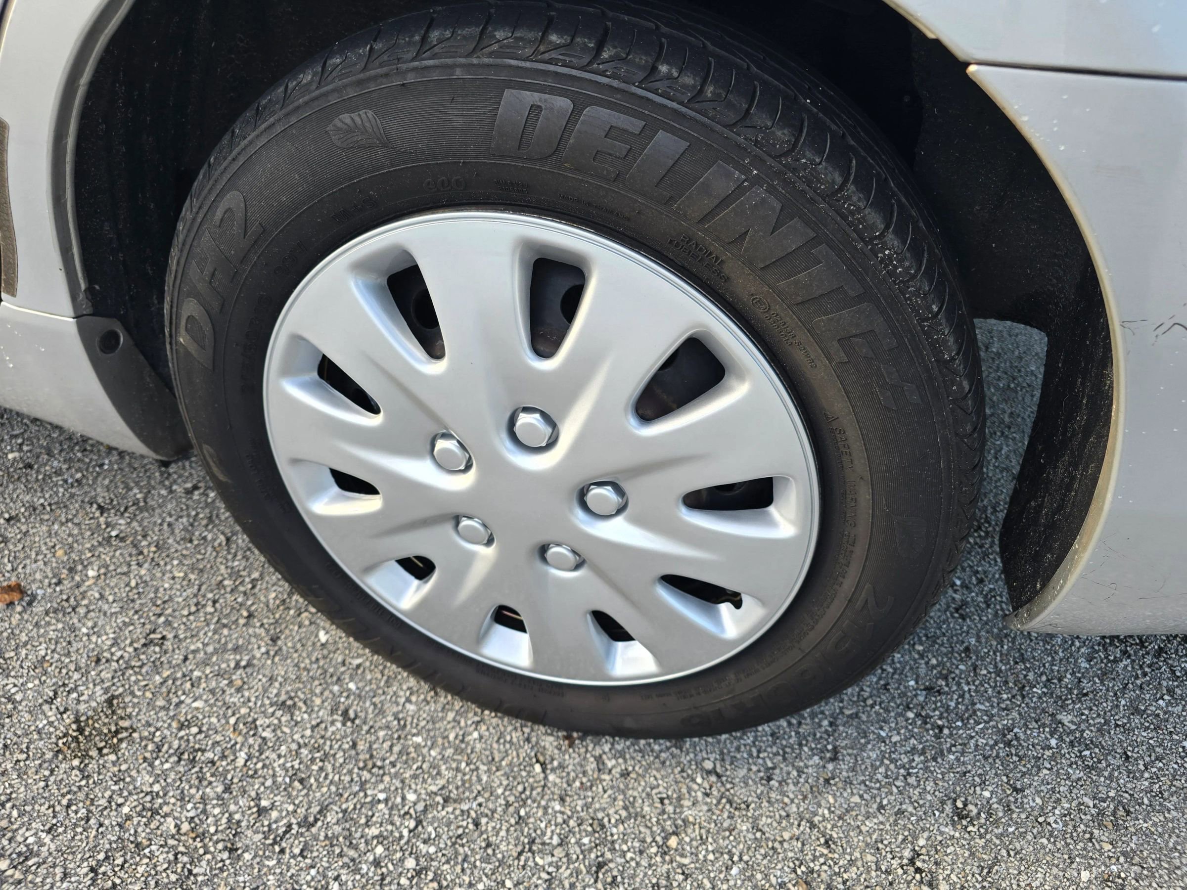 Used 2011 Toyota Camry FWD image 17