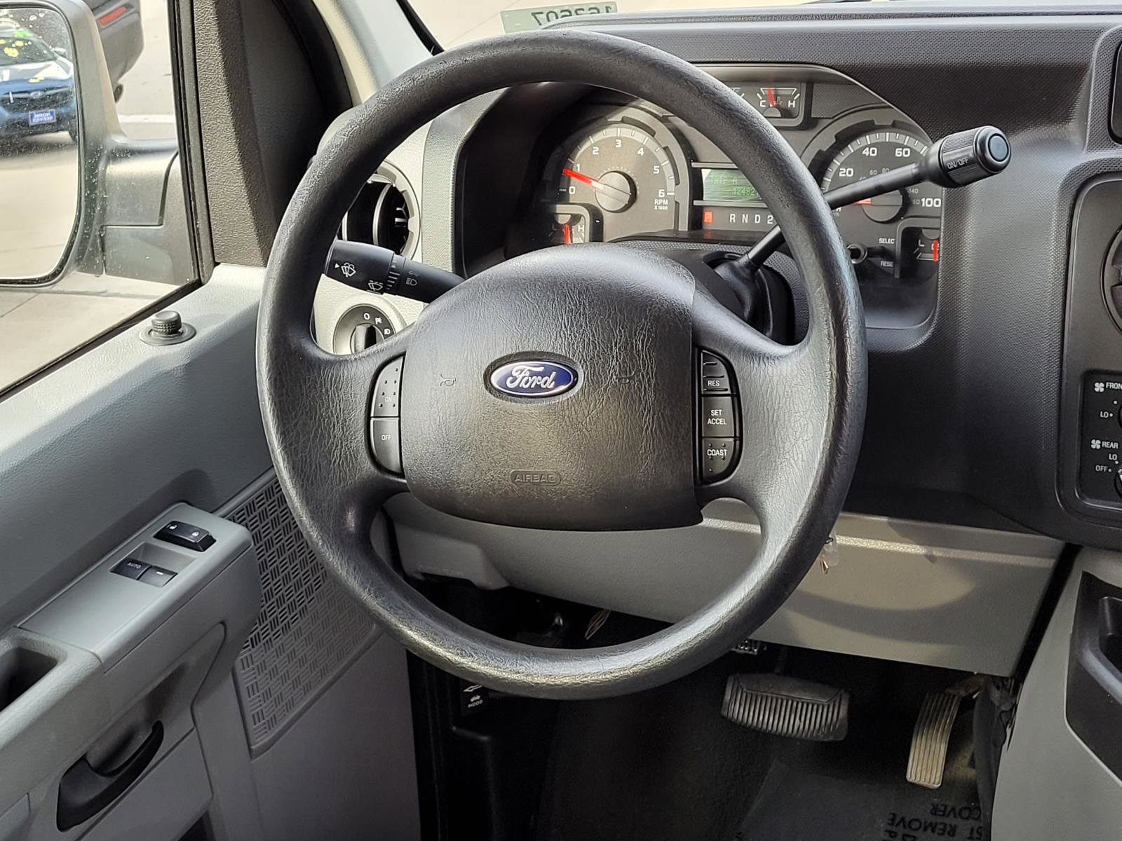 Used 2011 Ford E-350 and Econoline 350 XLT image 6