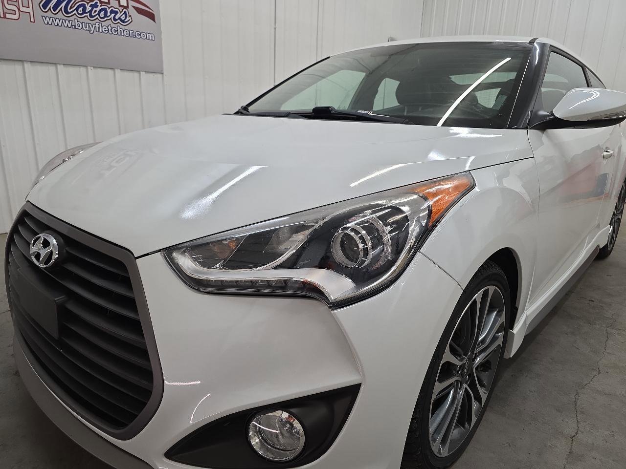 Used 2016 Hyundai Veloster Turbo FWD image 4