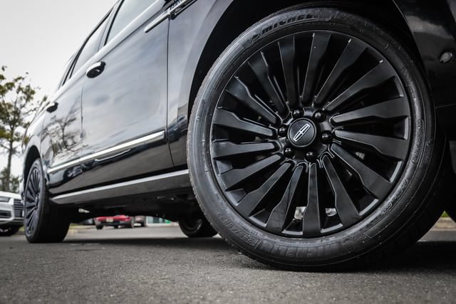 Used 2018 Lincoln Navigator L Reserve w/ Technology Package AWD/4WD image 13