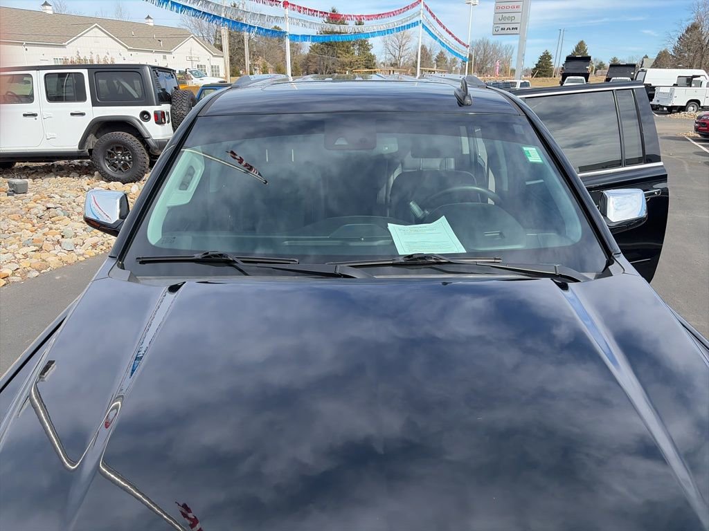 Used 2020 Chevrolet Suburban Premier image 28